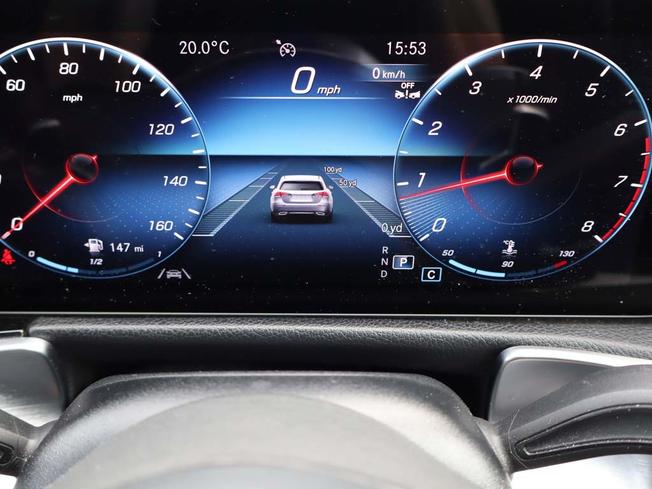 MERCEDES-BENZ GLB Photo 17
