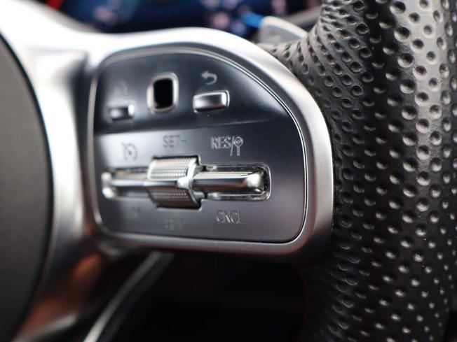 MERCEDES-BENZ GLB Photo 20