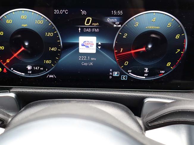 MERCEDES-BENZ GLB Photo 25