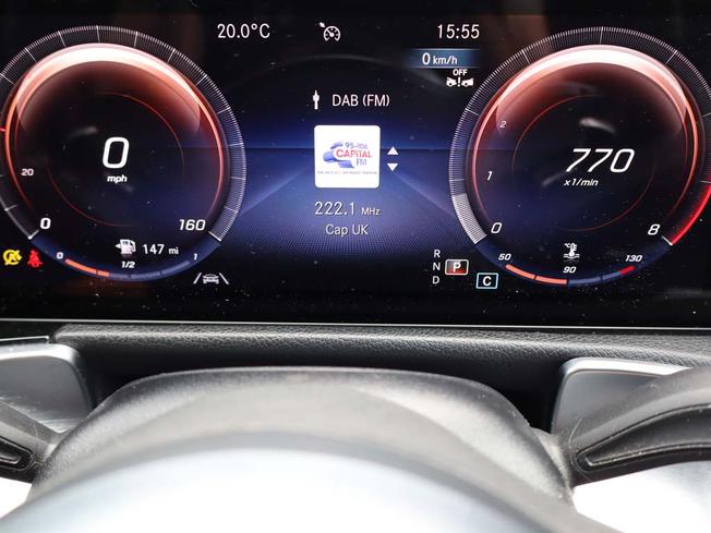MERCEDES-BENZ GLB Photo 26