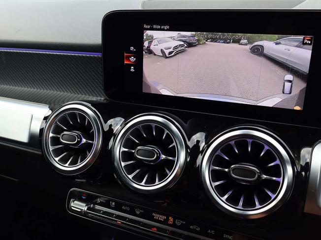 MERCEDES-BENZ GLB Photo 39