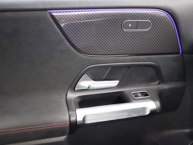 MERCEDES-BENZ GLB Photo 43
