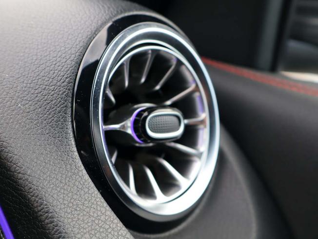 MERCEDES-BENZ GLB Photo 45