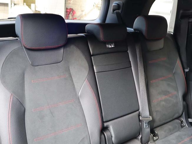 MERCEDES-BENZ GLB Photo 8