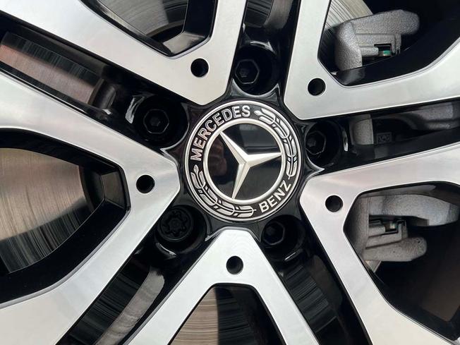 MERCEDES-BENZ GLB Photo 15