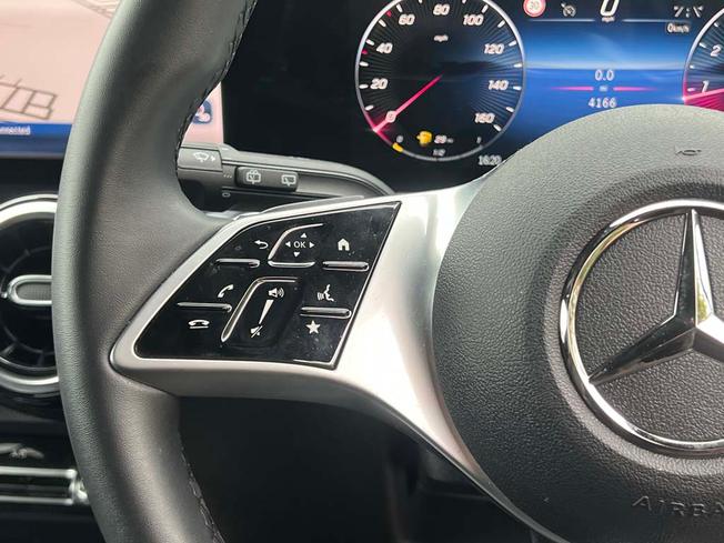 MERCEDES-BENZ GLB Photo 22