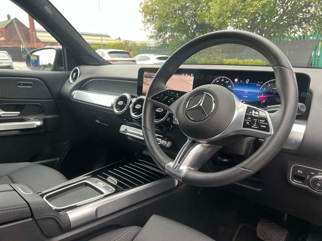 MERCEDES-BENZ GLB Photo 24