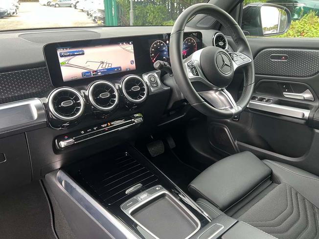 MERCEDES-BENZ GLB Photo 3
