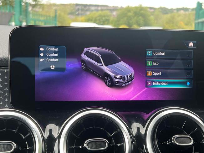 MERCEDES-BENZ GLB Photo 34
