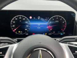 MERCEDES-BENZ GLB Photo 4