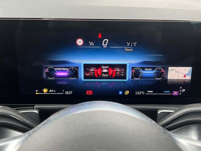 MERCEDES-BENZ GLB Photo 45
