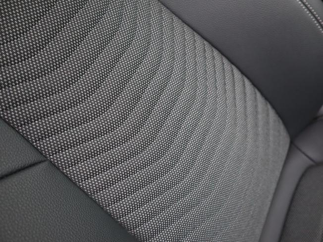 MERCEDES-BENZ GLA Photo 15