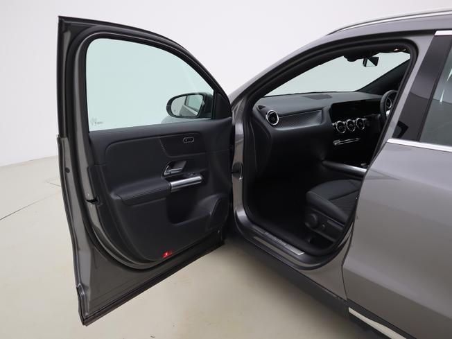 MERCEDES-BENZ GLA Photo 23