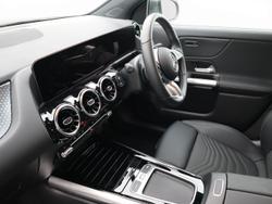 MERCEDES-BENZ GLA Photo 3