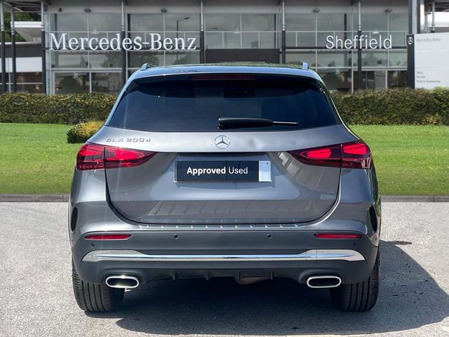 MERCEDES-BENZ GLA Photo 11