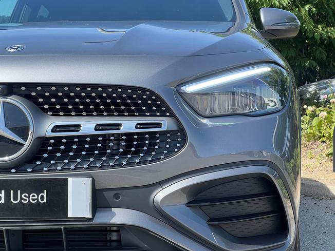 MERCEDES-BENZ GLA Photo 18