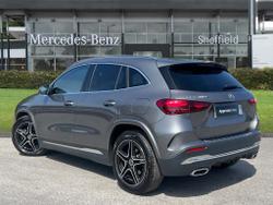 MERCEDES-BENZ GLA Photo 2