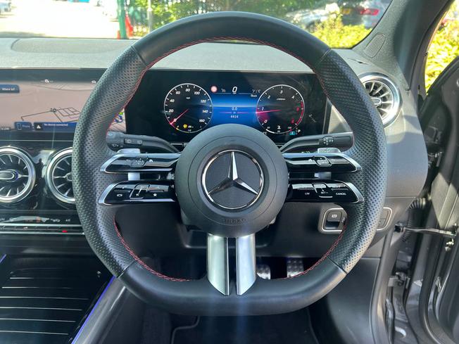 MERCEDES-BENZ GLA Photo 25
