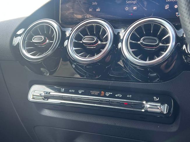 MERCEDES-BENZ GLA Photo 39