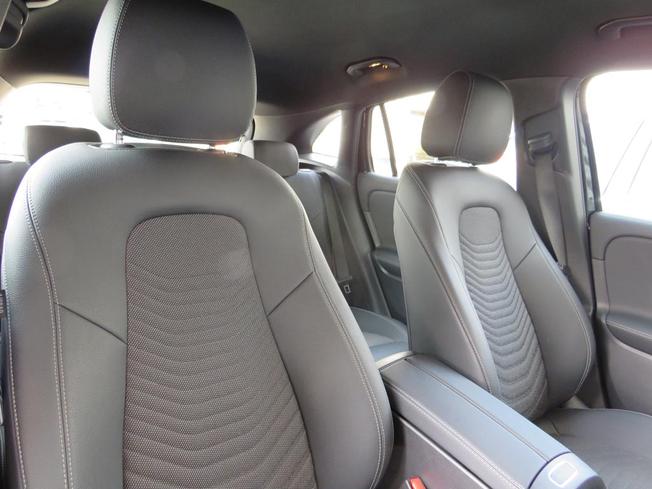 MERCEDES-BENZ Gla Photo 17