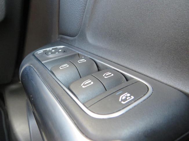 MERCEDES-BENZ Gla Photo 25