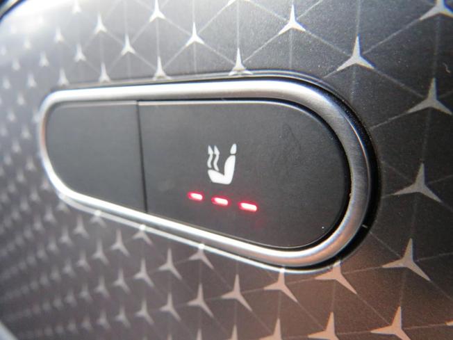 MERCEDES-BENZ Gla Photo 26