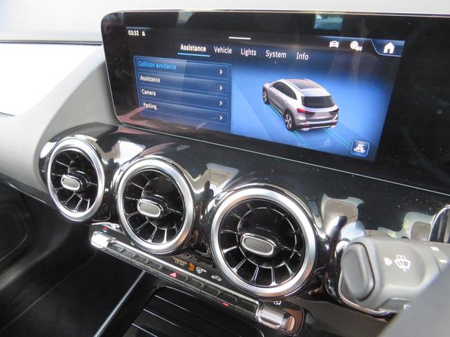 MERCEDES-BENZ Gla Photo 38