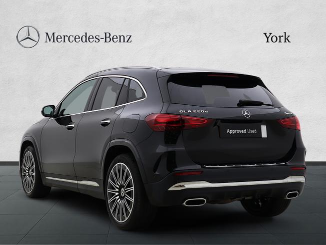 MERCEDES-BENZ GLA Photo 2