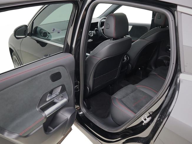 MERCEDES-BENZ GLA Photo 20