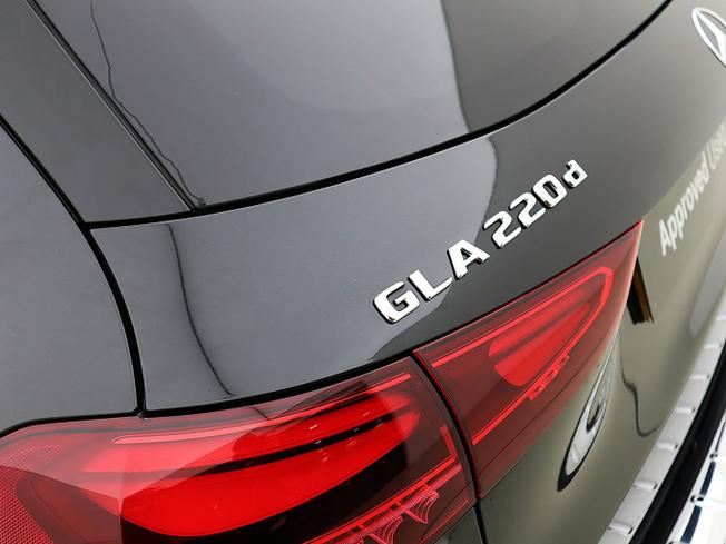 MERCEDES-BENZ GLA Photo 21
