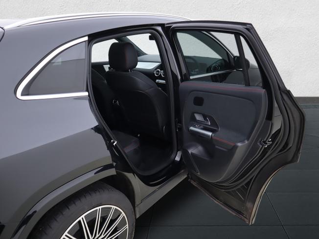 MERCEDES-BENZ GLA Photo 23