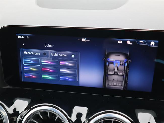 MERCEDES-BENZ GLA Photo 32