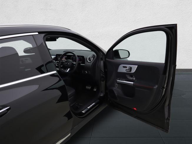 MERCEDES-BENZ GLA Photo 40