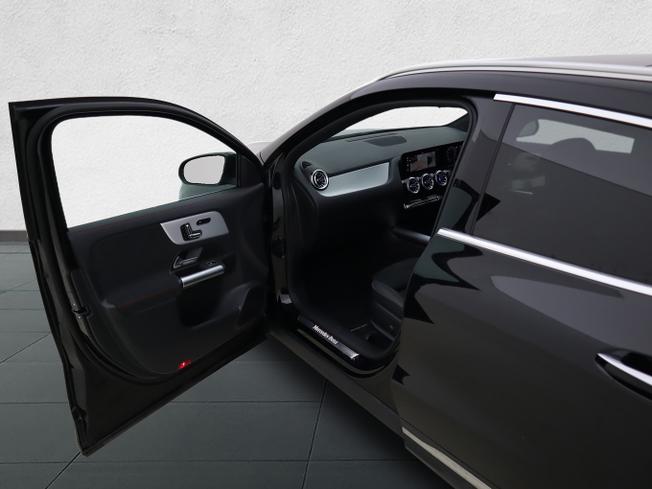 MERCEDES-BENZ GLA Photo 42