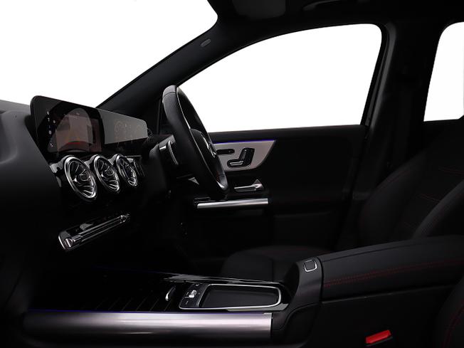 MERCEDES-BENZ GLA Photo 44