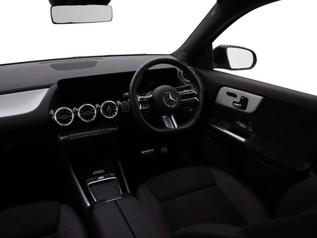 MERCEDES-BENZ GLA Photo 5