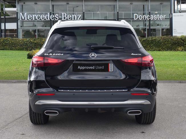 MERCEDES-BENZ GLA Photo 11