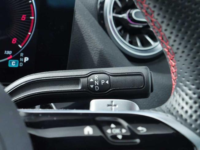 MERCEDES-BENZ GLA Photo 14