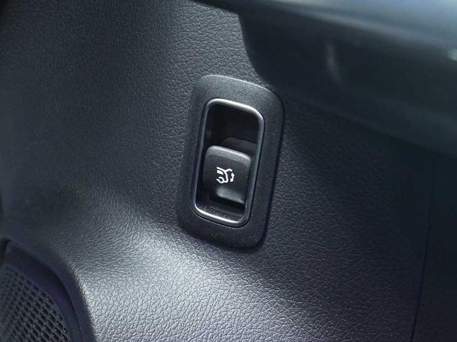 MERCEDES-BENZ GLA Photo 19
