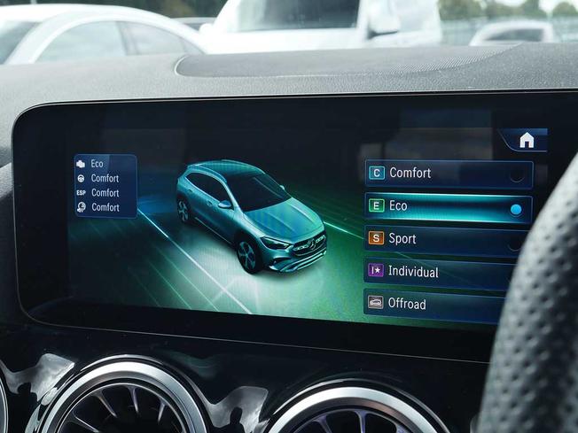 MERCEDES-BENZ GLA Photo 22