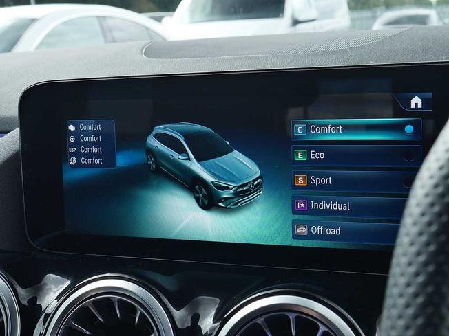 MERCEDES-BENZ GLA Photo 26