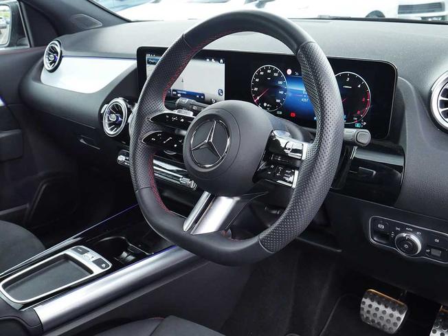 MERCEDES-BENZ GLA Photo 36