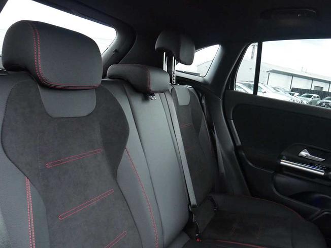 MERCEDES-BENZ GLA Photo 37