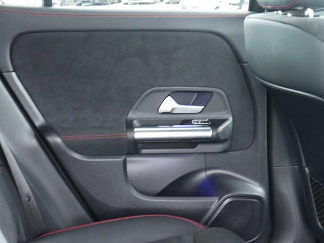 MERCEDES-BENZ GLA Photo 39