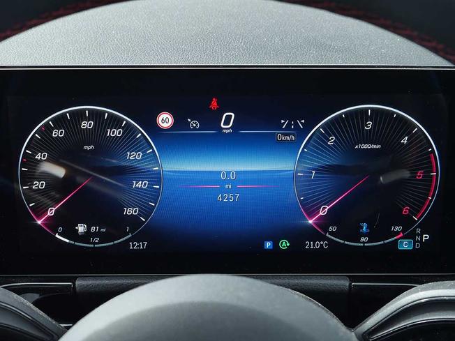 MERCEDES-BENZ GLA Photo 4