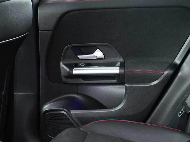 MERCEDES-BENZ GLA Photo 42
