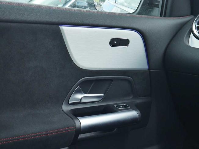 MERCEDES-BENZ GLA Photo 45