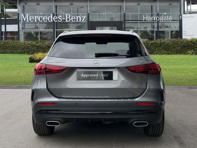 MERCEDES-BENZ GLA Photo 11