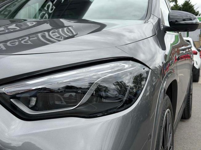 MERCEDES-BENZ GLA Photo 12