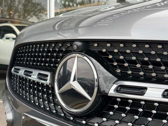 MERCEDES-BENZ GLA Photo 13